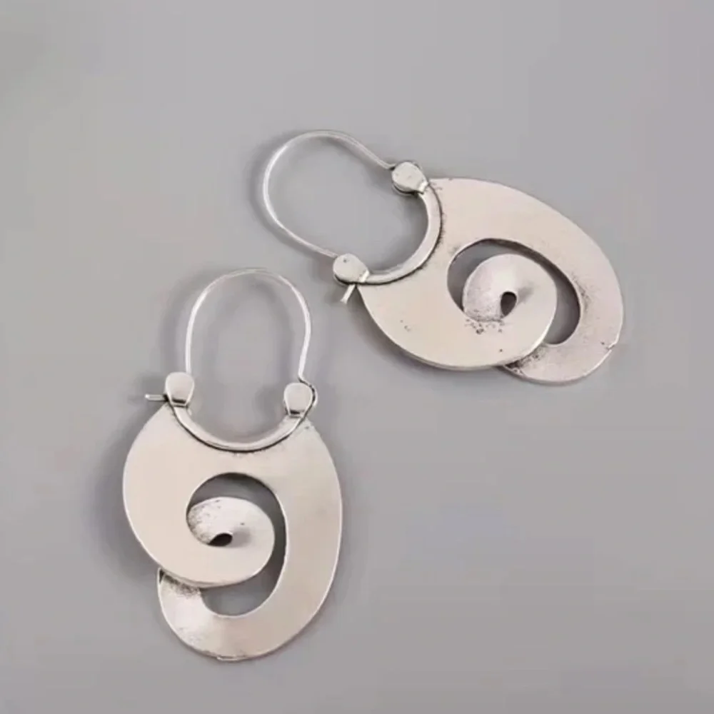 NWT Trendy Silver Tone Spiral Swirl Bohemian Pierced Dangle Earrings!